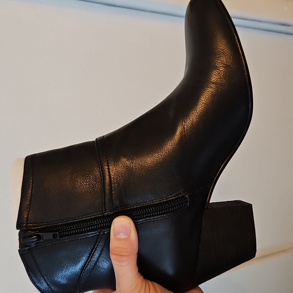 NINE WEST Black Leather Booties Size 7 - Picture 7 of 12